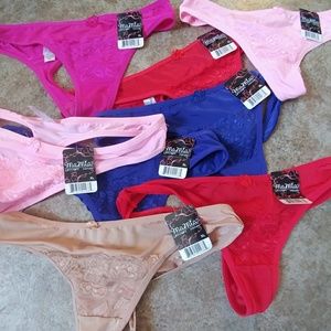 Lot of 8 thongs